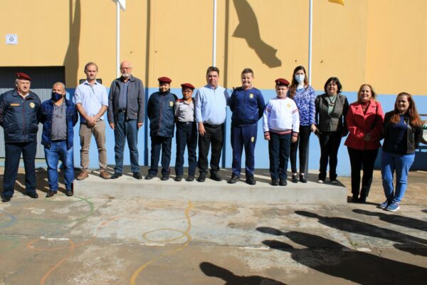 Arapongas – Escola Municipal Dra. Maria Hercília recebe visita de comitiva de Rolândia