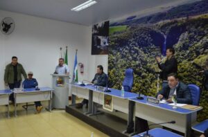Faxinal – Agricultores familiares recebem Contrato de Concessão de Uso da terra