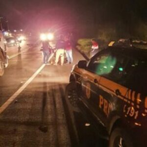 Acidente entre moto e carreta deixa mulher morta na BR-376 em Ortigueira