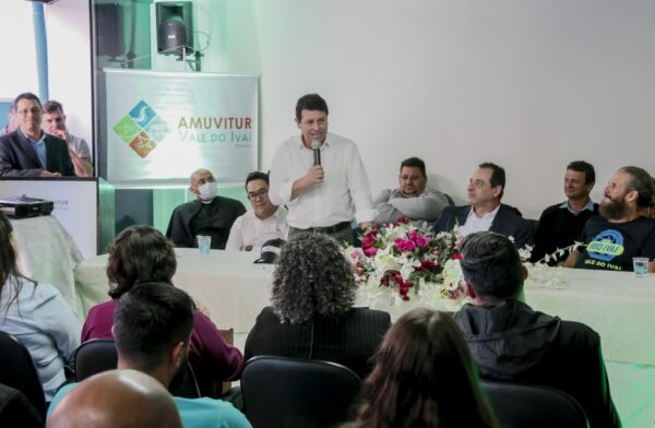 Empossada a nova diretoria da Amuvitur