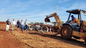 Carlos Gil acompanha construção do Parque de Exposições de Ivaiporã