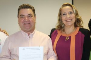 Cristiane Rosseti é empossada secretária da Educação de Arapongas