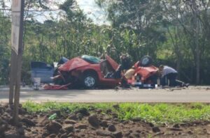 Dois mortos e cinco feridos em grave acidente na PR 566
