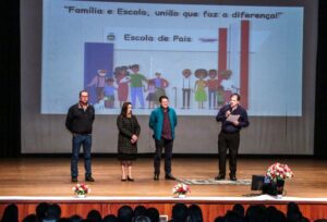 Escola de Pais leva conscientização e aprendizado às famílias apucaranenses