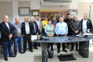 Prefeito assina ordem de serviço para extensão e alargamento da pista de pouso do Aeroporto de Arapongas