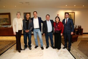 Prefeito e comitiva tratam com Ratinho Júnior sobre investimentos em Arapongas