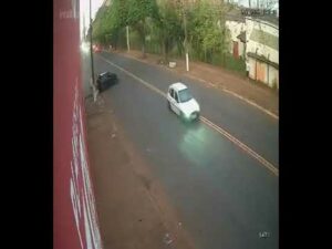 Grave acidente provoca morte em Rolândia; impressionante, câmera mostra como foi o acidente.
