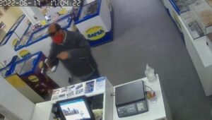 Guarda Municipal atira em ladrão durante assalto a sorveteria no PR