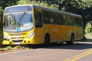 Ônibus do transporte coletivo de Londrina é abandonado no Vale do Ivaí