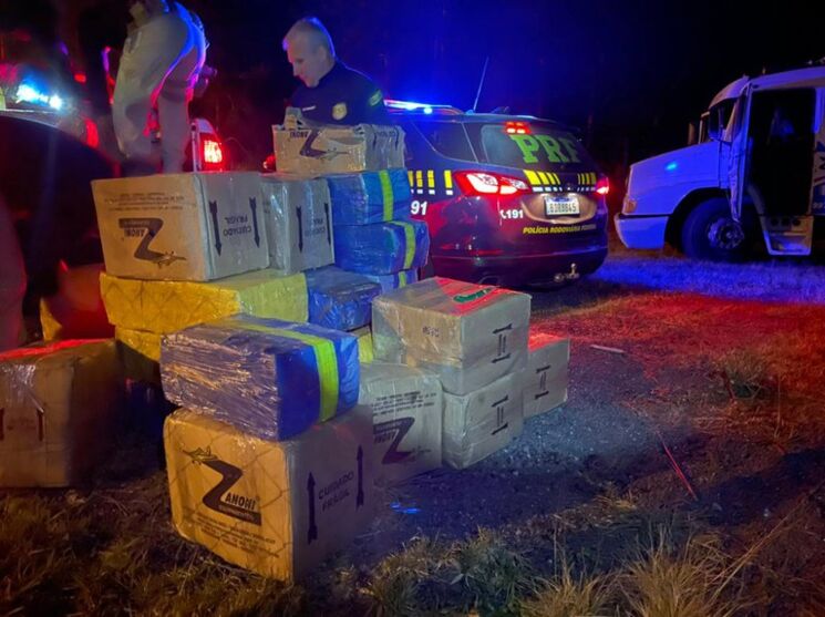 PRF apreende quase 2 toneladas de maconha no Paraná; Vídeo