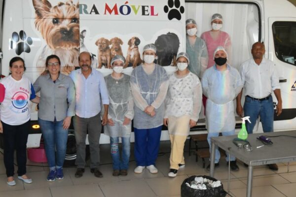 O Projeto Castração nos Bairros, por meio do Castramóvel, atende nos próximos dias no Salão Comunitário do Nova Jandaia em Jandaia do Sul