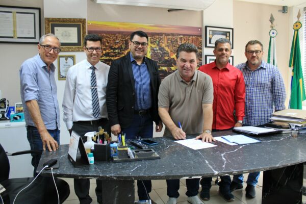 Prefeitura de Arapongas autoriza Cessão de Uso de terreno para Igreja Assembleia de Deus