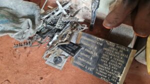 Criminosos invadem cemitério, furtam peças de metal e depredam túmulos em Borrazópolis