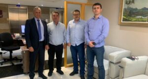 Vereador Major Arduin acompanha Prefeito Sérgio Onofre em visita a Curitiba