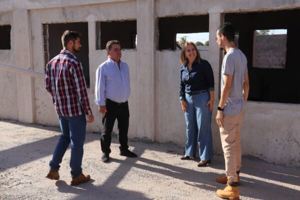 Prefeito de Arapongas vistoria obras que somam mais de R$ 10 milhões na área da educação