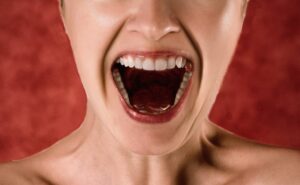 Câncer de boca: saiba quais sintomas não devem ser ignorados
