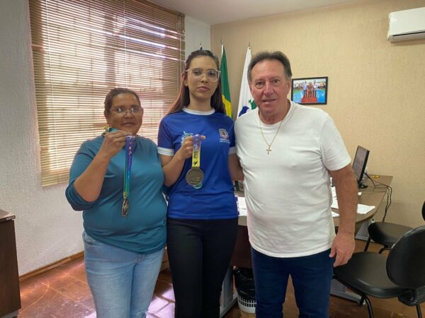 Karateca araponguense conquista medalha no Brasileiro e é convocada para a seleção