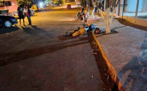 Dois ficam feridos em acidente entre motocicleta e carro, em Borrazópolis