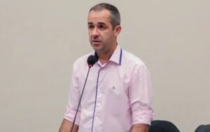 Ex vereador de Arapongas acusado de agredir mulheres sai da prisão