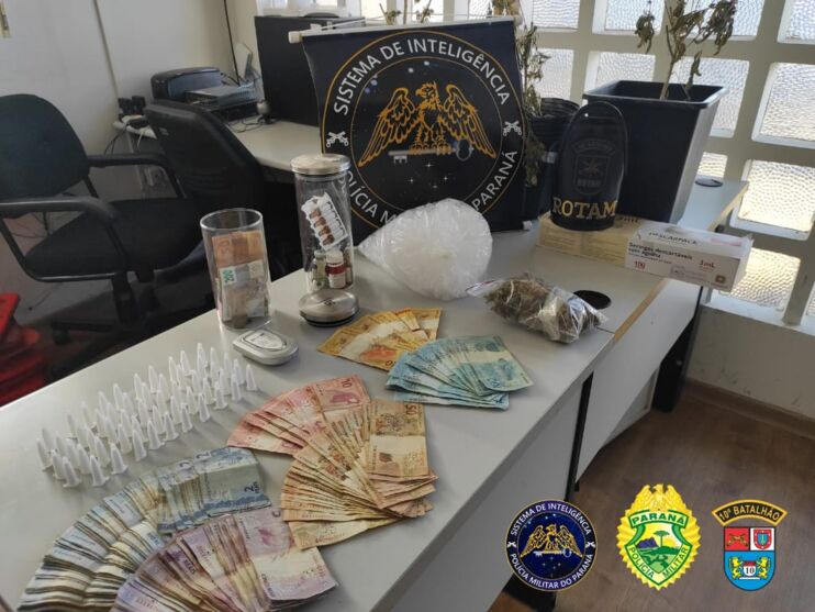 PM de Apucarana apreende drogas, notas falsas e prende 4 pessoas; veja