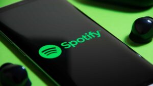 Marília Mendonça derruba Spotify com lançamento de álbum com clássicos