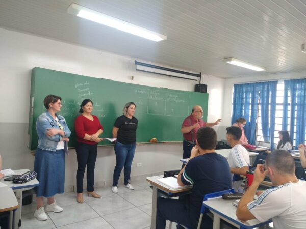 Arapongas oferece cursos gratuitos de qualificação para estudantes do Ensino Médio