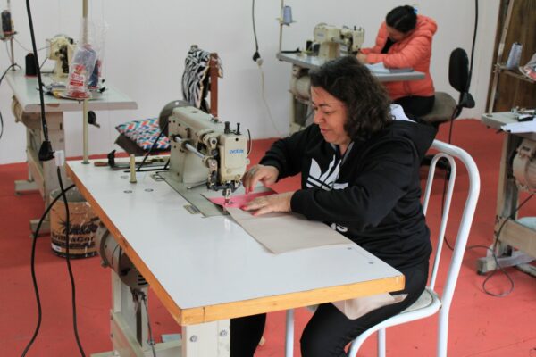 Cooperativa de Confecção e de Artesanato Santo Expedito já atua em local cedido pela Prefeitura de Arapongas
