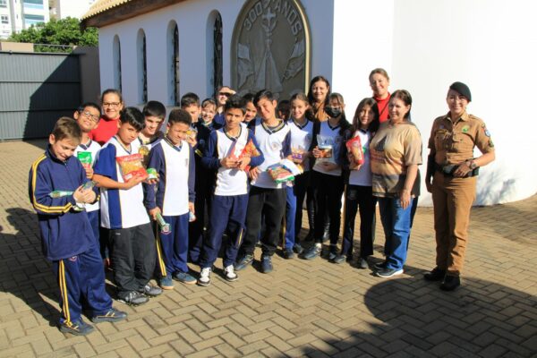 Ação Solidária: Alunos do Proerd realizam doações para a Casa de Acolhida São Vicente Palotti de Arapongas