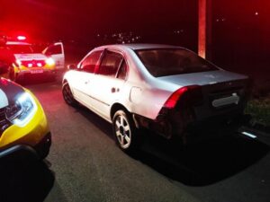 Homens são presos ao tentar vender Honda Civic roubado por R$ 600 em Jandaia do Sul