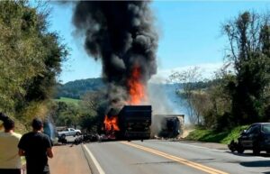 Grave acidente deixa dois mortos no Paraná