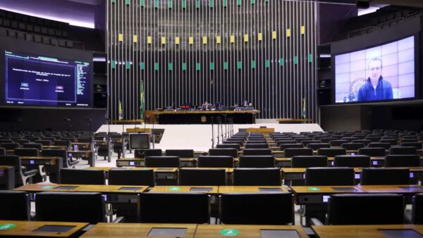 Quase 90% dos deputados federais tentam reeleição este ano – Veja Lista dos Candidatos do Paraná