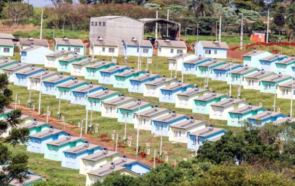 Casas do “Fariz Gebrim” serão entregues no dia 6 de setembro, anuncia Junior da Femac Prefeito de Apucarana