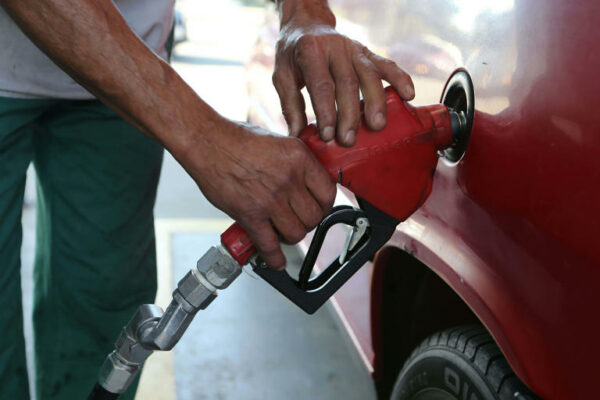 Petrobras reajusta preços da gasolina e do gás de cozinha