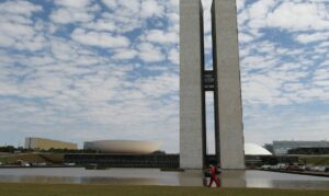 Câmara aprova projeto que acaba com saída temporária de presos