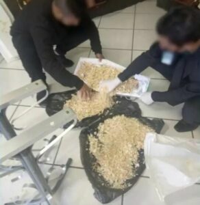 Família encontra serragem no caixão ao invés de corpo de bebê