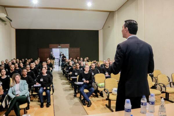 Escola de formação da PM realiza aula inaugural para 61 novos policiais em Apucarana