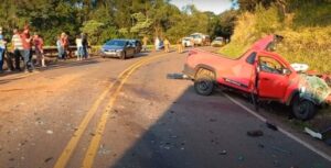 Motorista morre e passageiro fica ferido em grave acidente