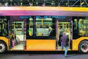 Novos ônibus chegam ao mercado mais tecnológicos e menos poluentes