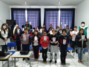 Agentes de endemias realizam palestras sobre a dengue nas escolas municipais de Apucarana