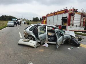 Acidente com cinco veículos deixa um homem morto no PR