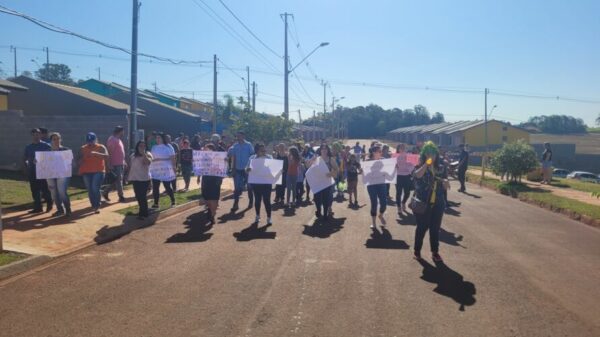 Após protesto, construtora fala sobre entrega de casas de residencial em Apucarana