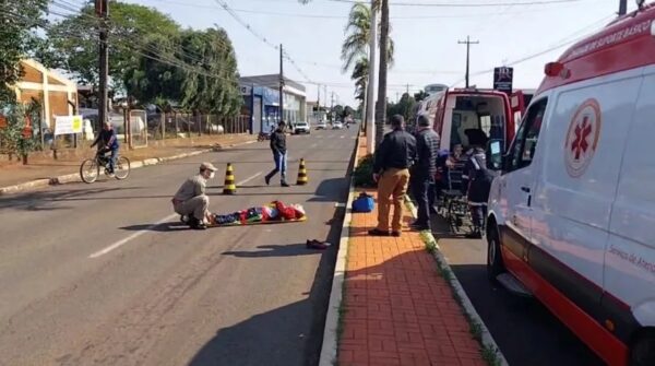Pedestres são atropelados em Arapongas; motorista foge
