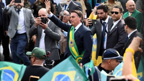 TSE nega pedido para investigar se campanha de Bolsonaro bancou apoiadores no 7/9