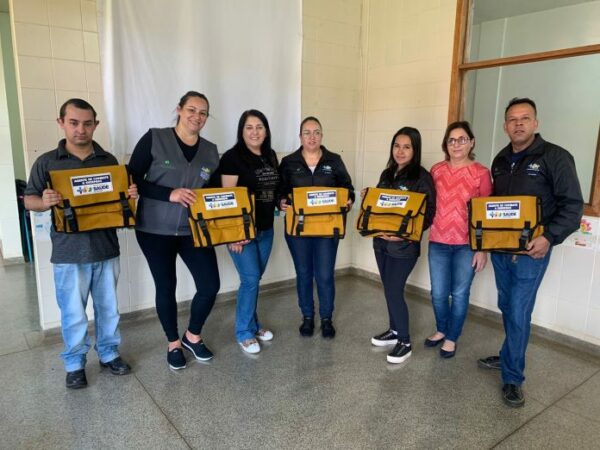Autarquia de Saúde entrega bolsas e materiais a Agentes Comunitários e de Endemias de Cambira