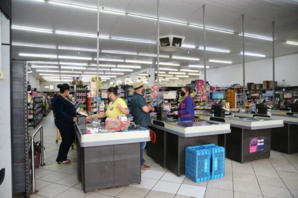 Famílias da região de Apucarana são beneficiárias do Cartão Comida Boa