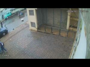 Jovens de fanfarra são atropelados no centro de Campo Mourão; veja