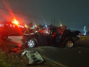 Motorista invade contramão e acidente termina com um morto e 2 feridos