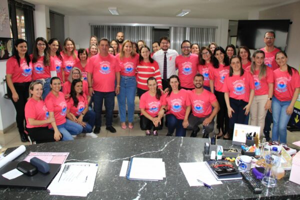 Secretaria de Saúde e Educação se unem para fortalecimento da Campanha Outubro Rosa em Arapongas