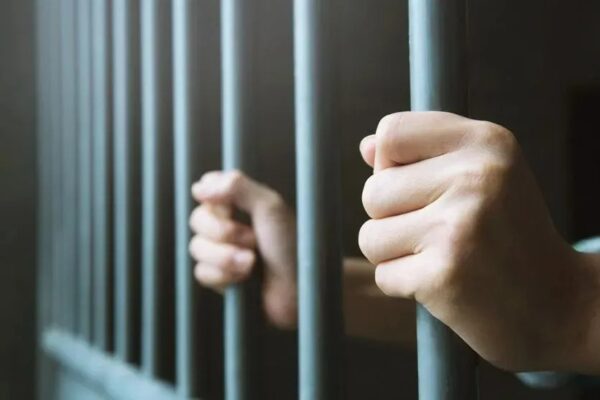 Rapaz é preso em Jandaia do Sul por submeter criança à prostituição