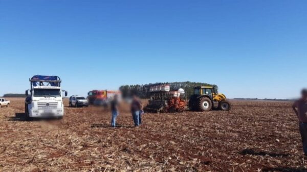 Trabalhador rural cai de trator e morre atropelado por plantadeira